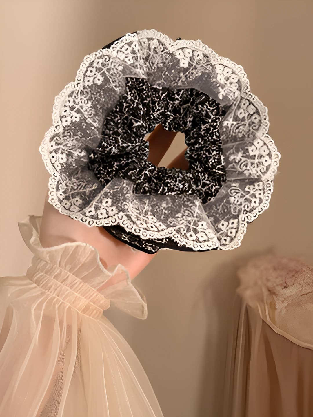 2# Black lace 15 cm