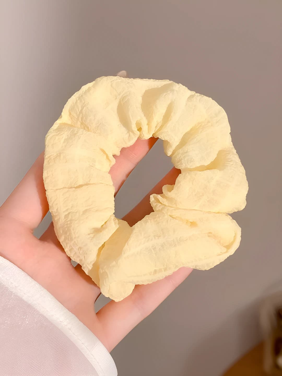 Жёлтый