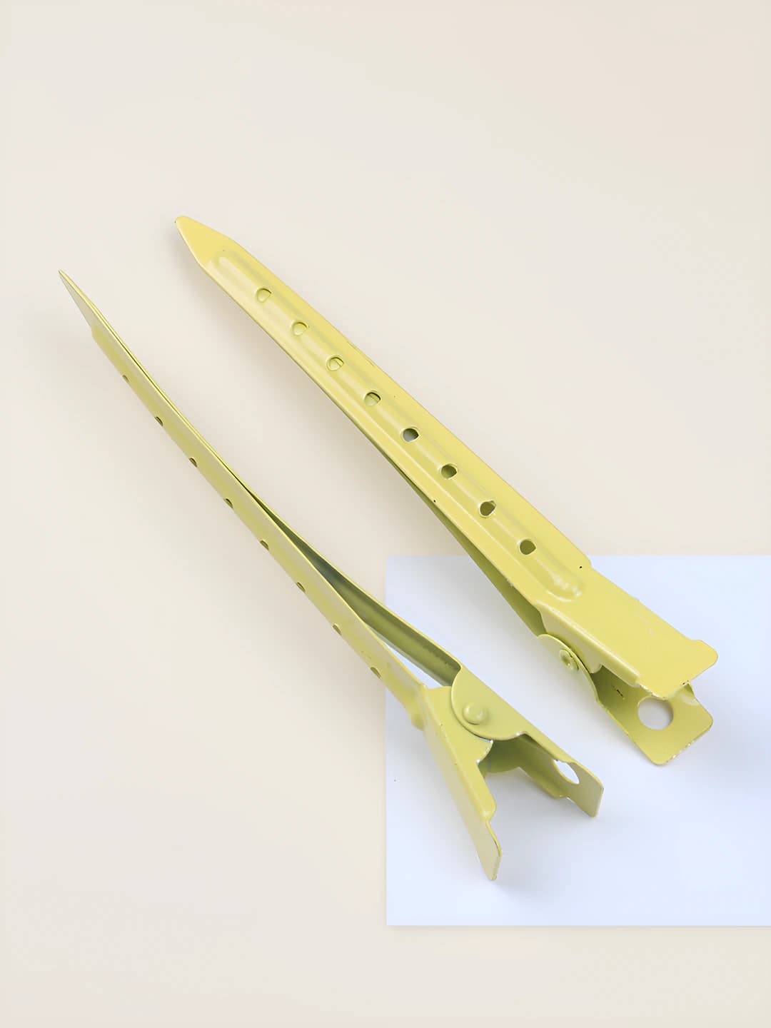 8-hole single prong clip yellow