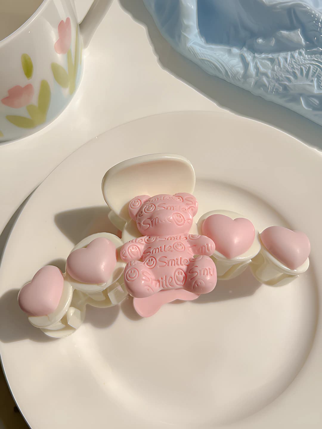 Pink bear claw clip