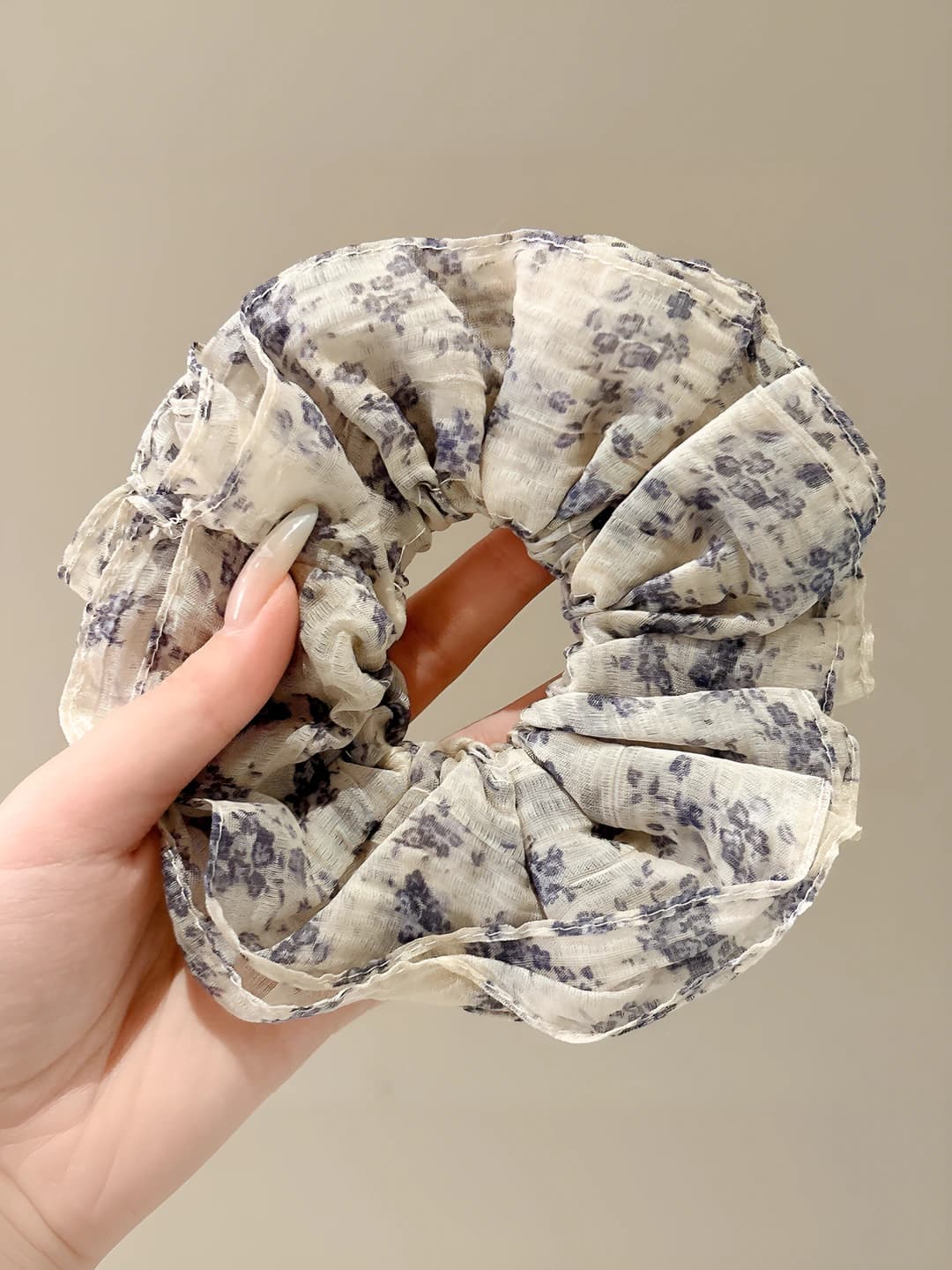 1# Oatmeal grey, floral, ~14 cm
