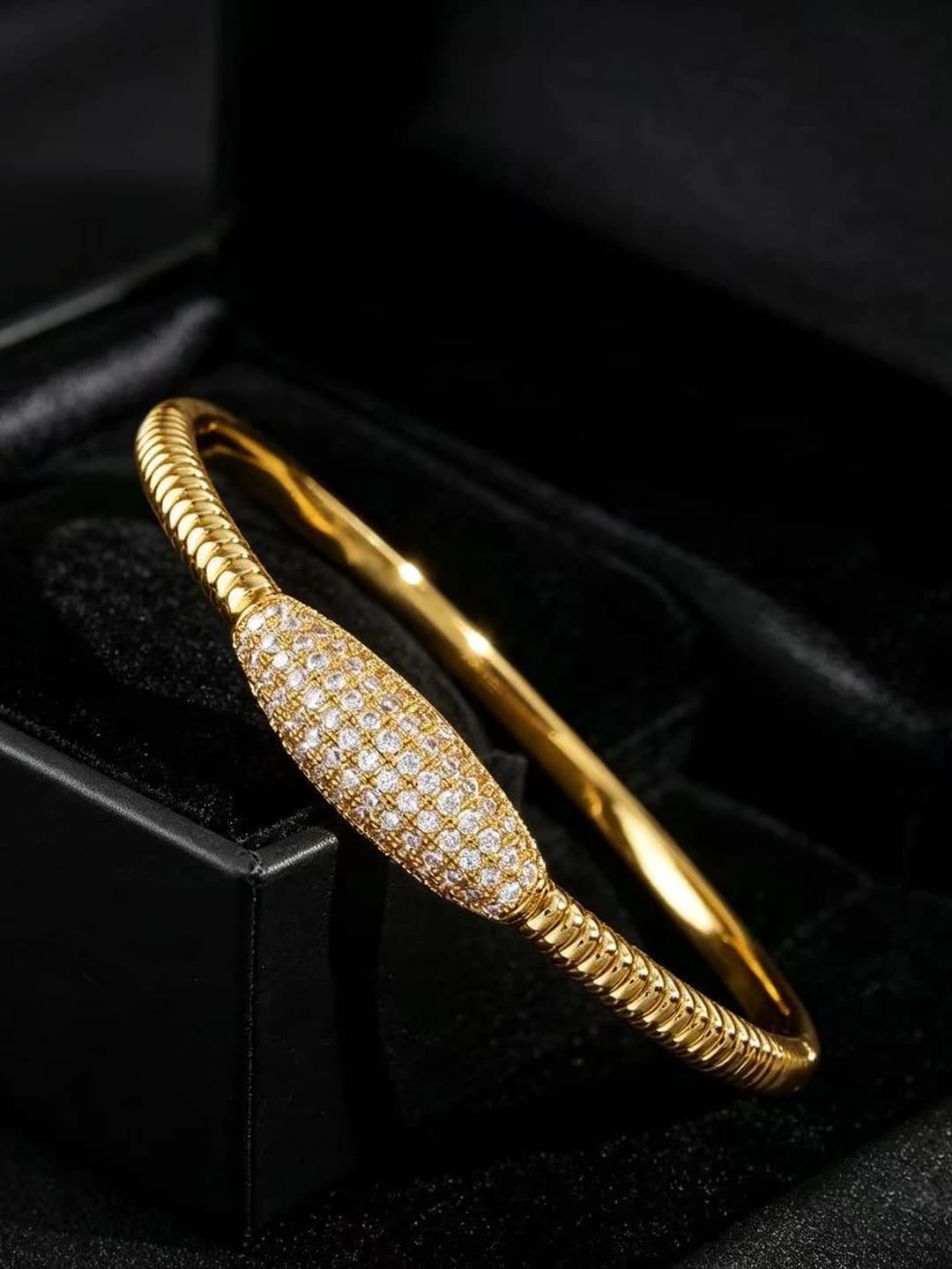 9930 striped oval bangle - gold