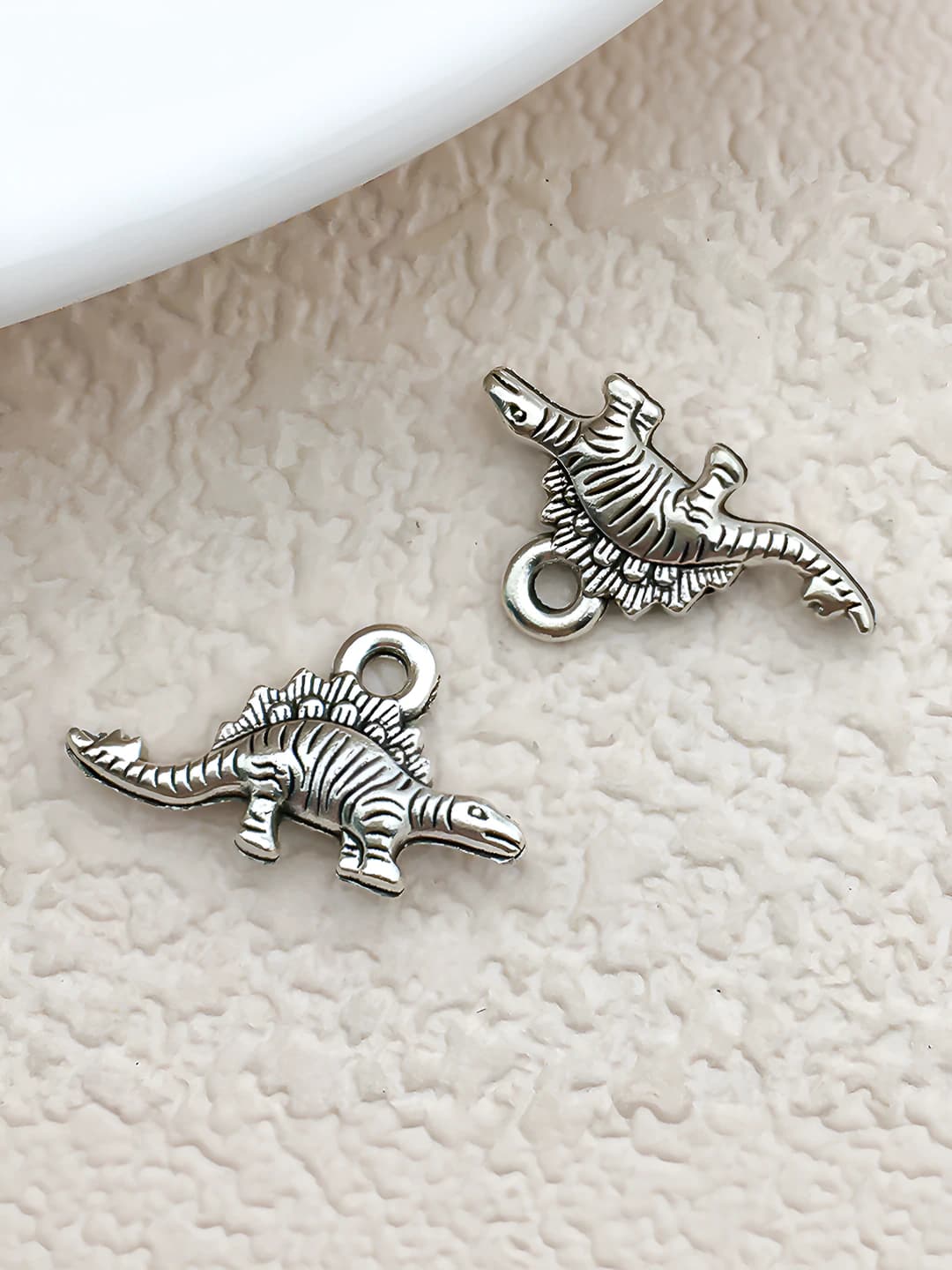 1 pc dinosaur 16x9mm-0.6g-15765