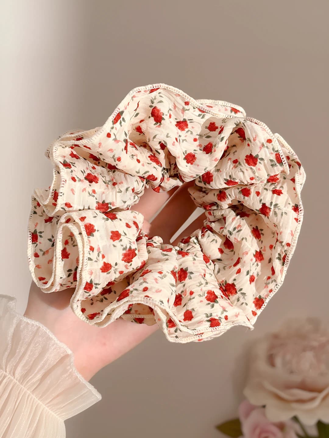 Floral circle - apricot ~15 cm