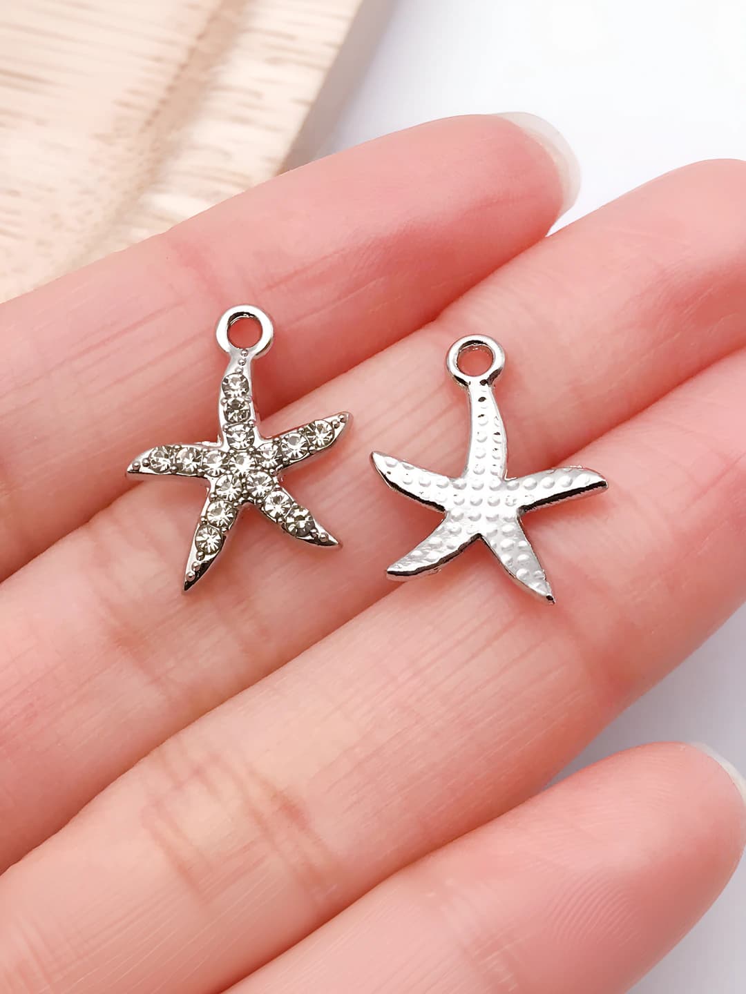 Plated white k diamond star 16x14mm-0.6g
