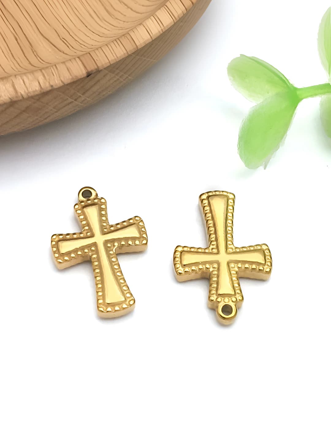 1 pc 19x13x3mm hole 1.2mm gold stainless steel cross-2g-T2419