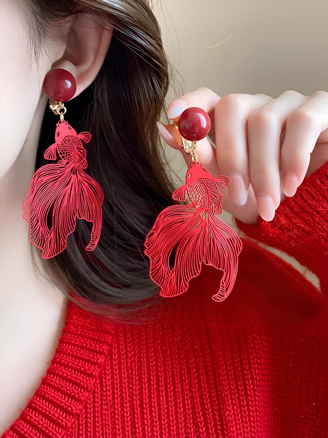 28# Clip - Gold - Red