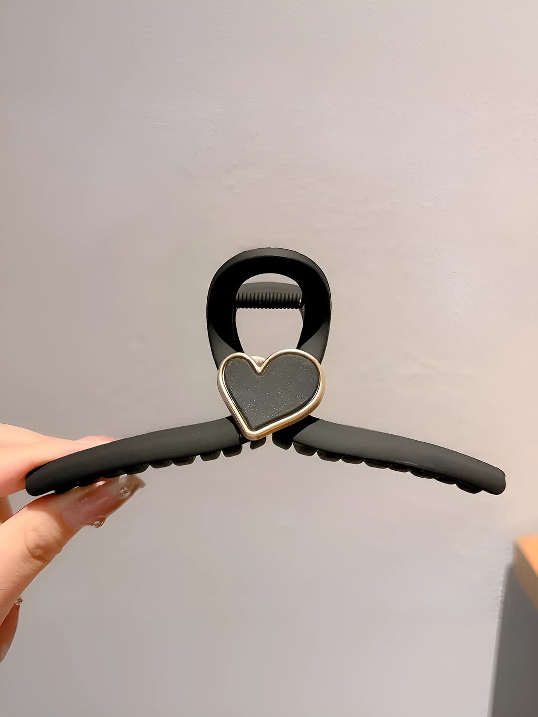 3# Matte black heart 15 cm