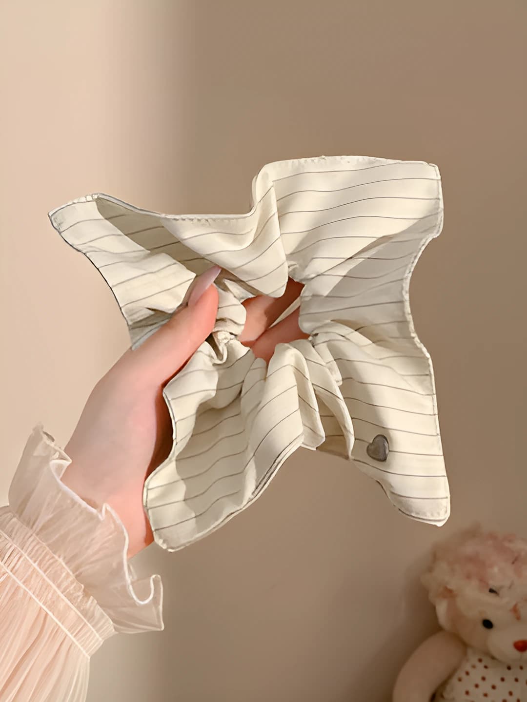 4# Yurak yo'l-yo'l - kvadrat, oqsimon, ~22*22 cm