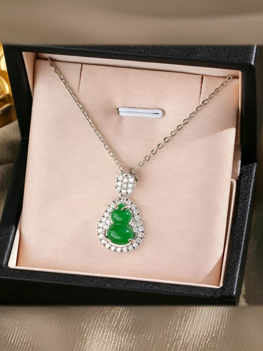 118 Gourd - Silver & green