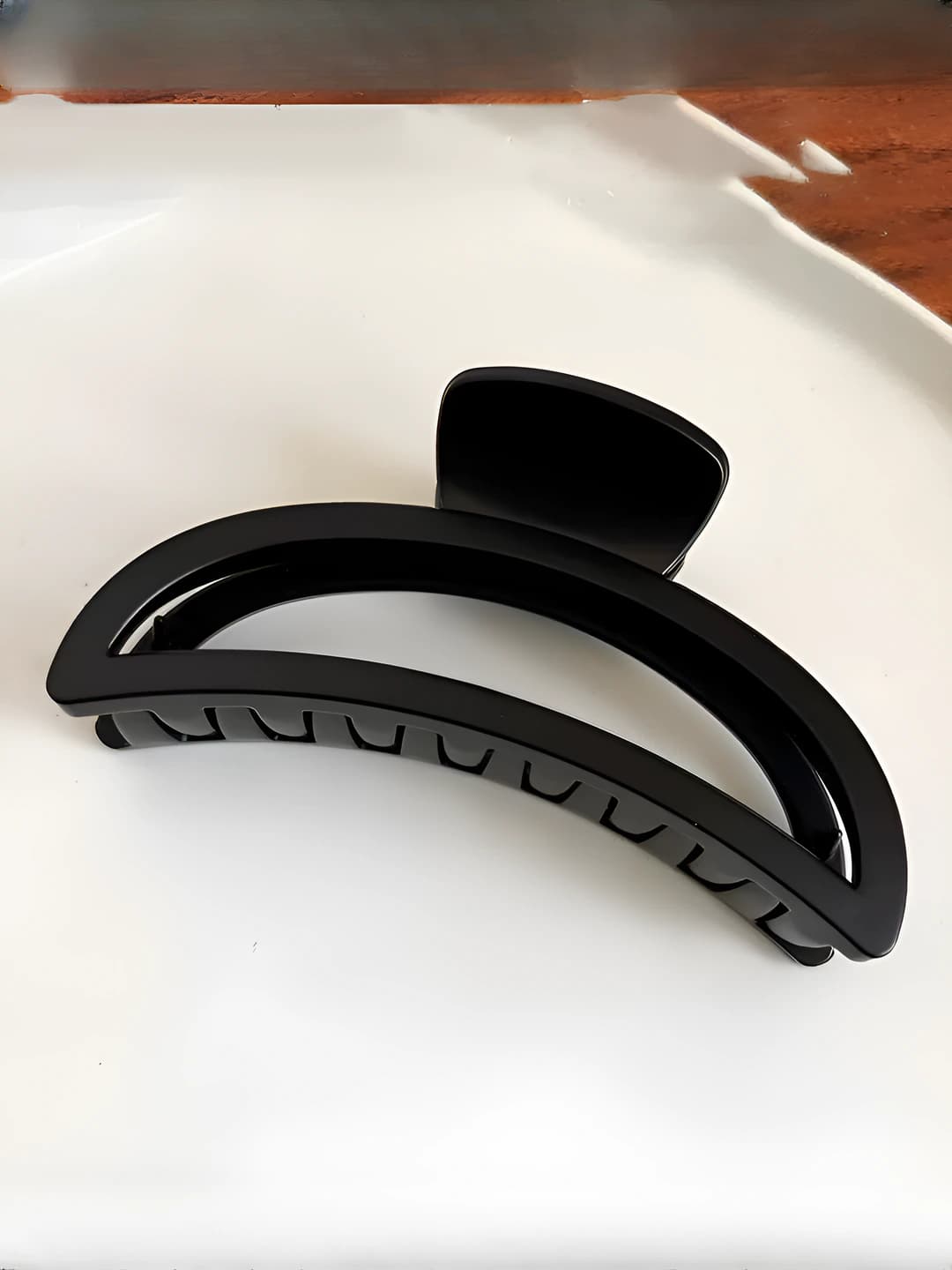 Crescent - Matte black