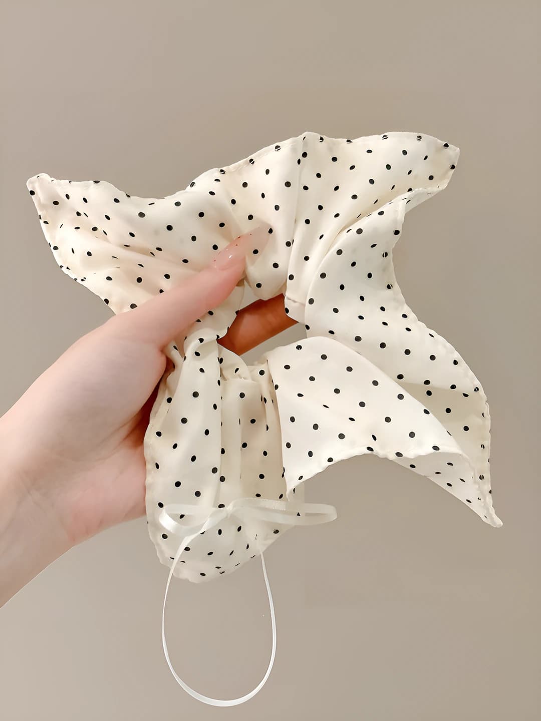 Polka dot bow, 22 cm