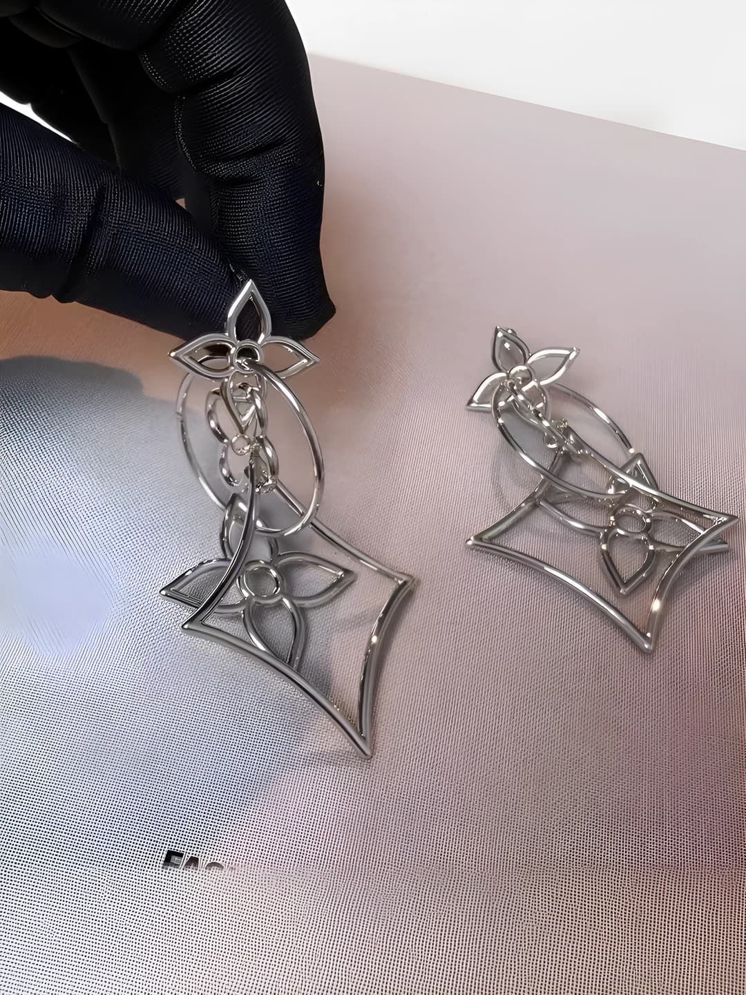 Серебряный
