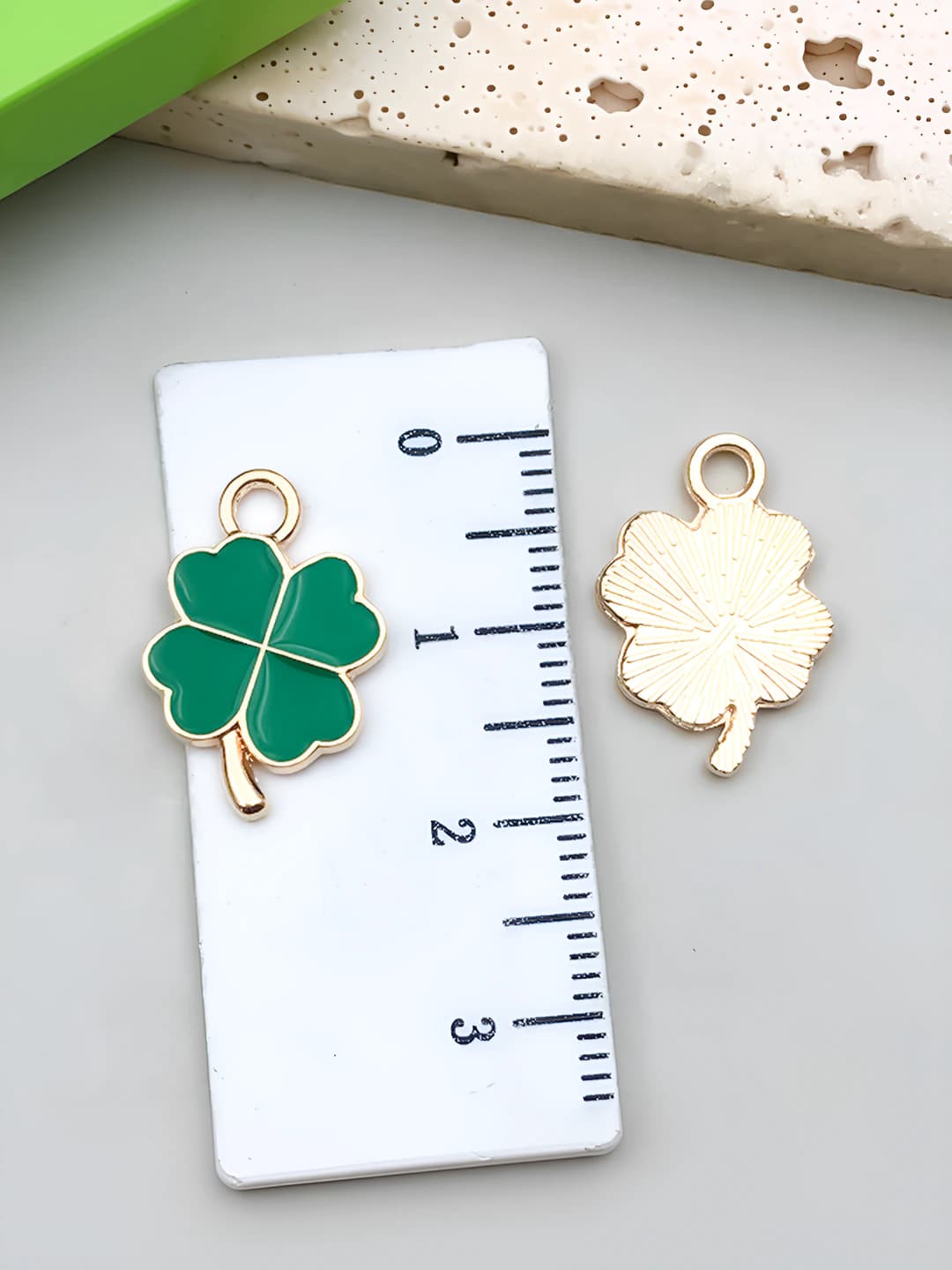 1 pc teal 1 pc teal enamel clover 11×18mm-0.8g