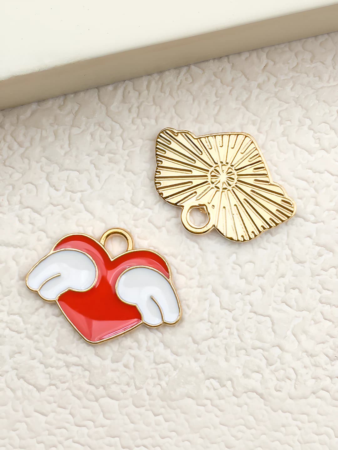 1 pc red heart wings 17x13mm-0.8g