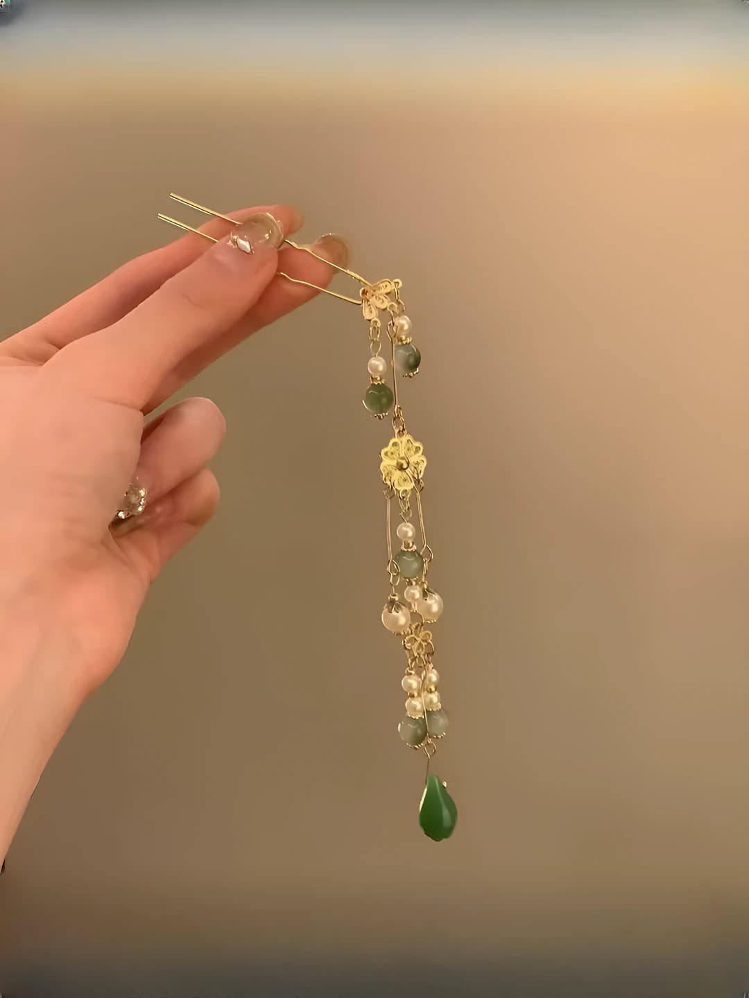 U-shaped pin with stone