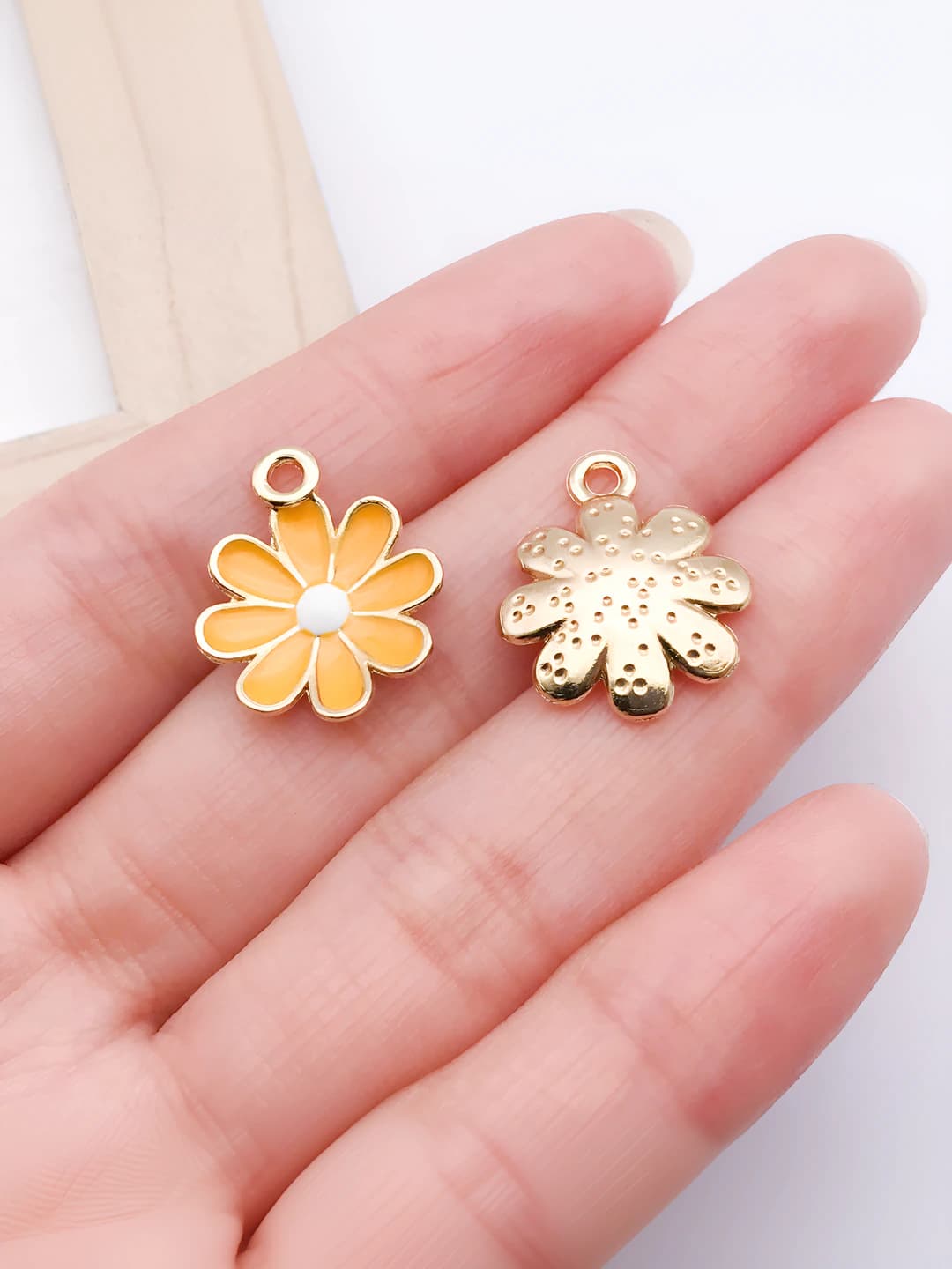 1 шт оранжевый маленький цветок 15x18mm-0.8g