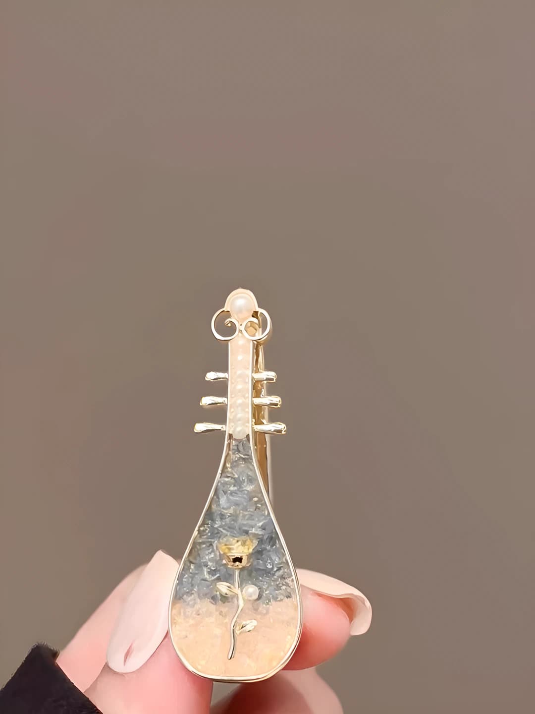Light blue-pink side clip