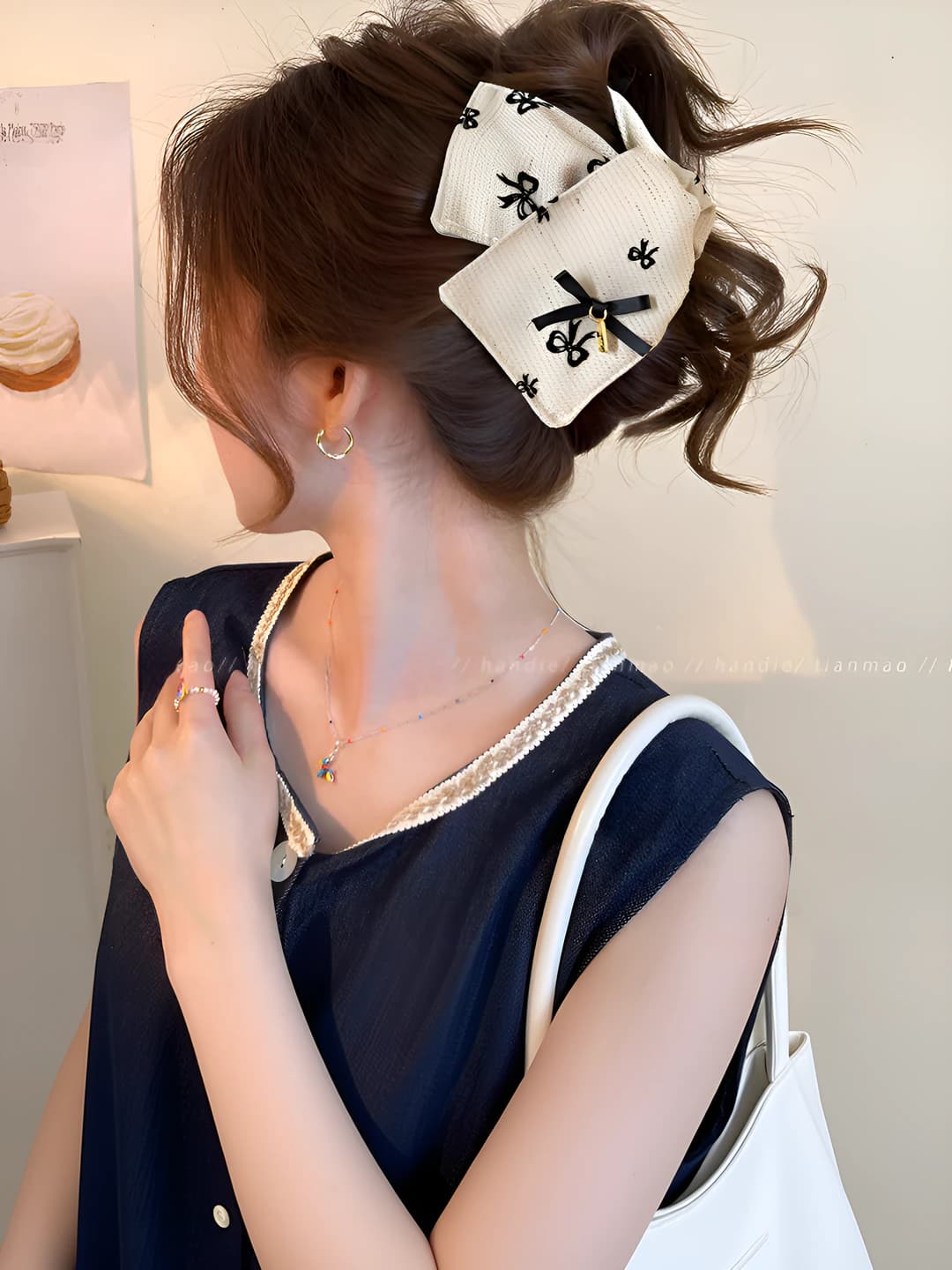 Beige bow-12.5 cm