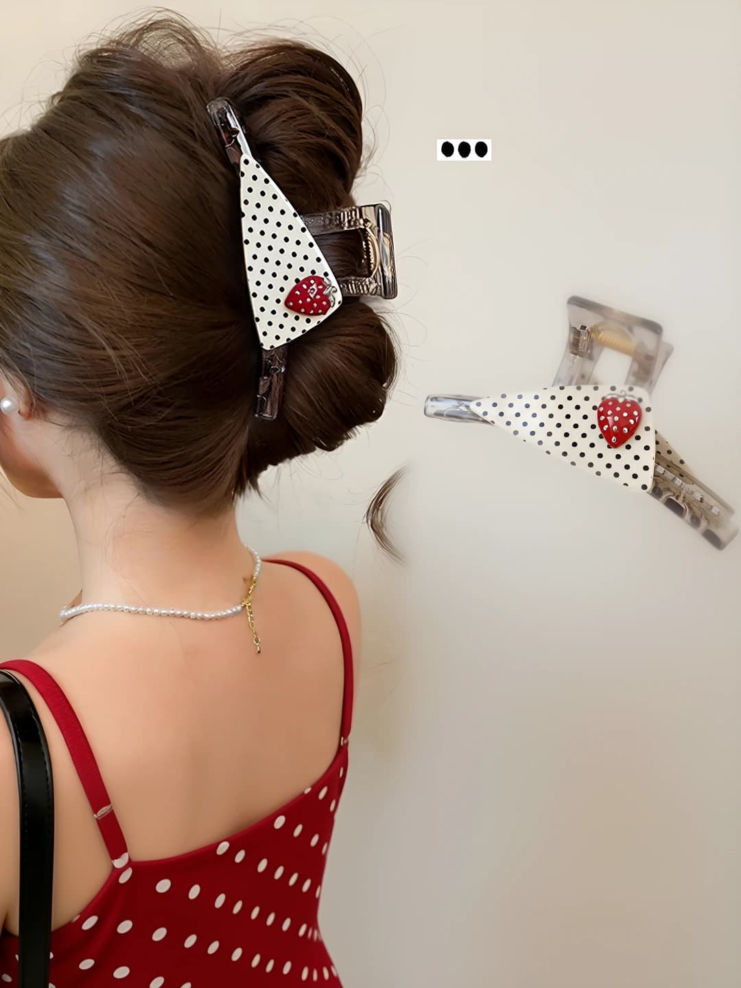 Клубничный, двусторонний аксессуар