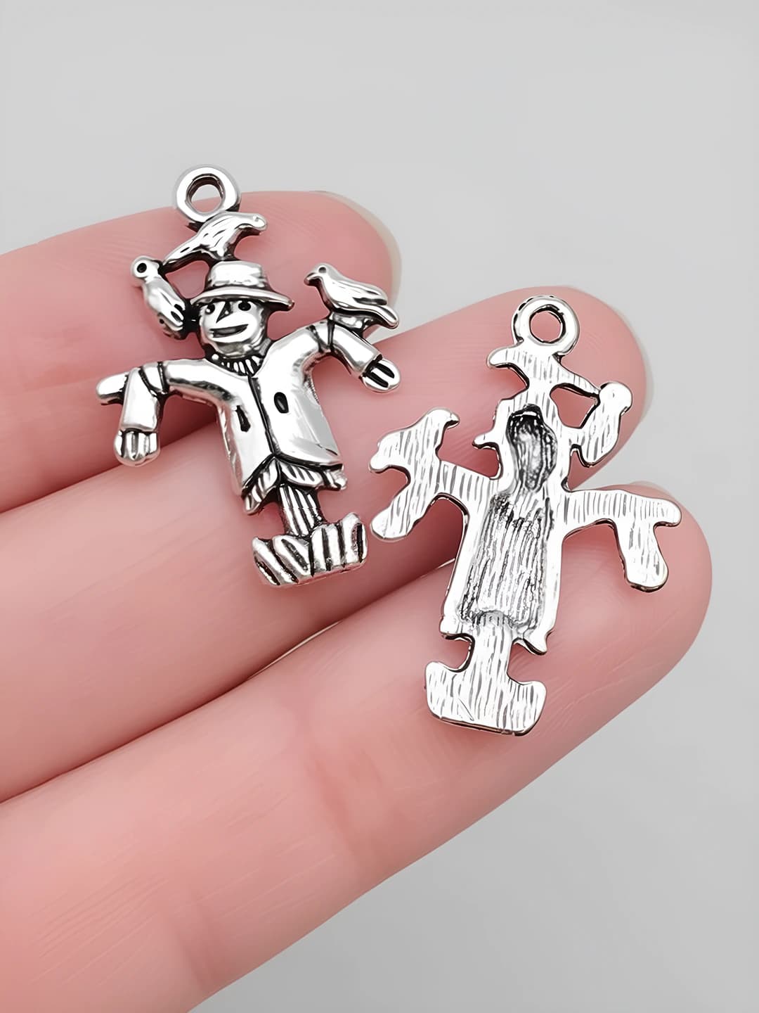 1 pc Halloween scarecrow 18x25mm-1.3g