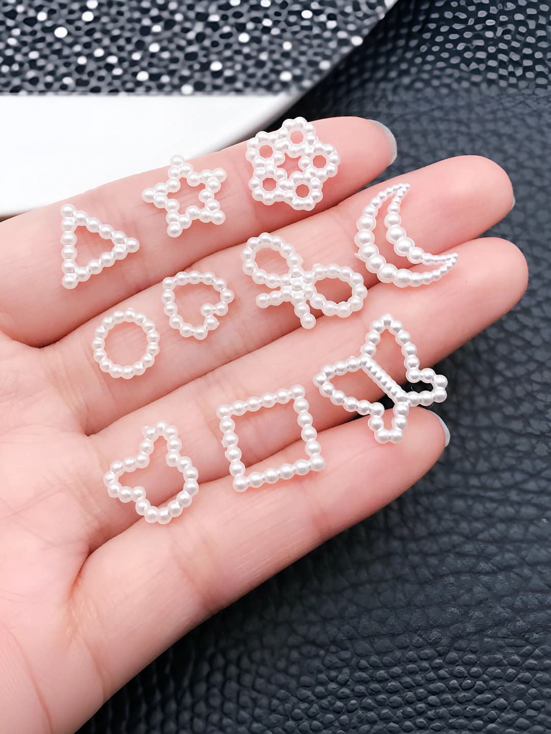 Ayollar uchun DIY sharmlar: ABS material, vakuum qoplamali, oq rangli yulduz, oy, yurak va tasma naqshli