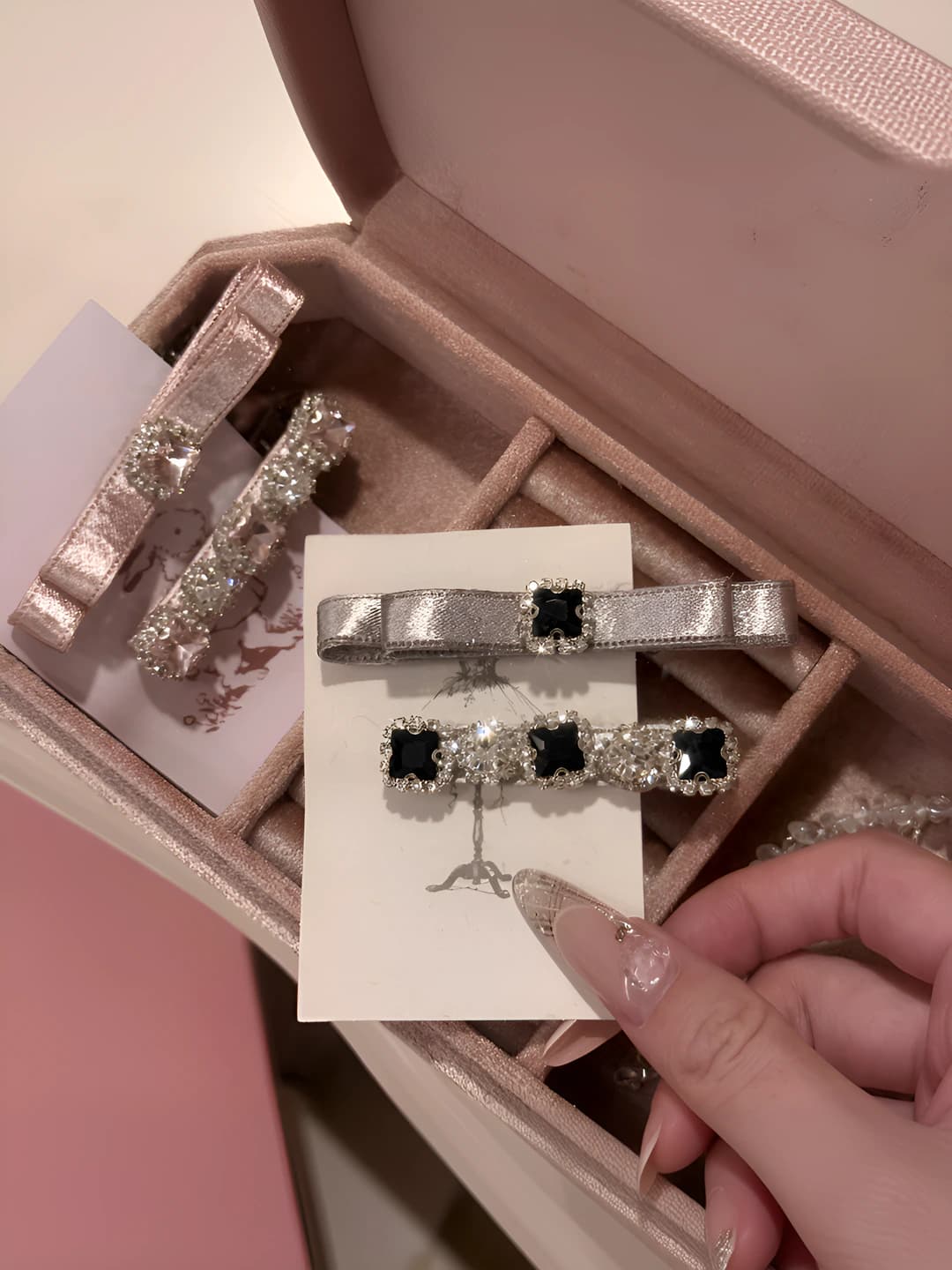 Women's ribbon hair clip with rhinestones in a square shape