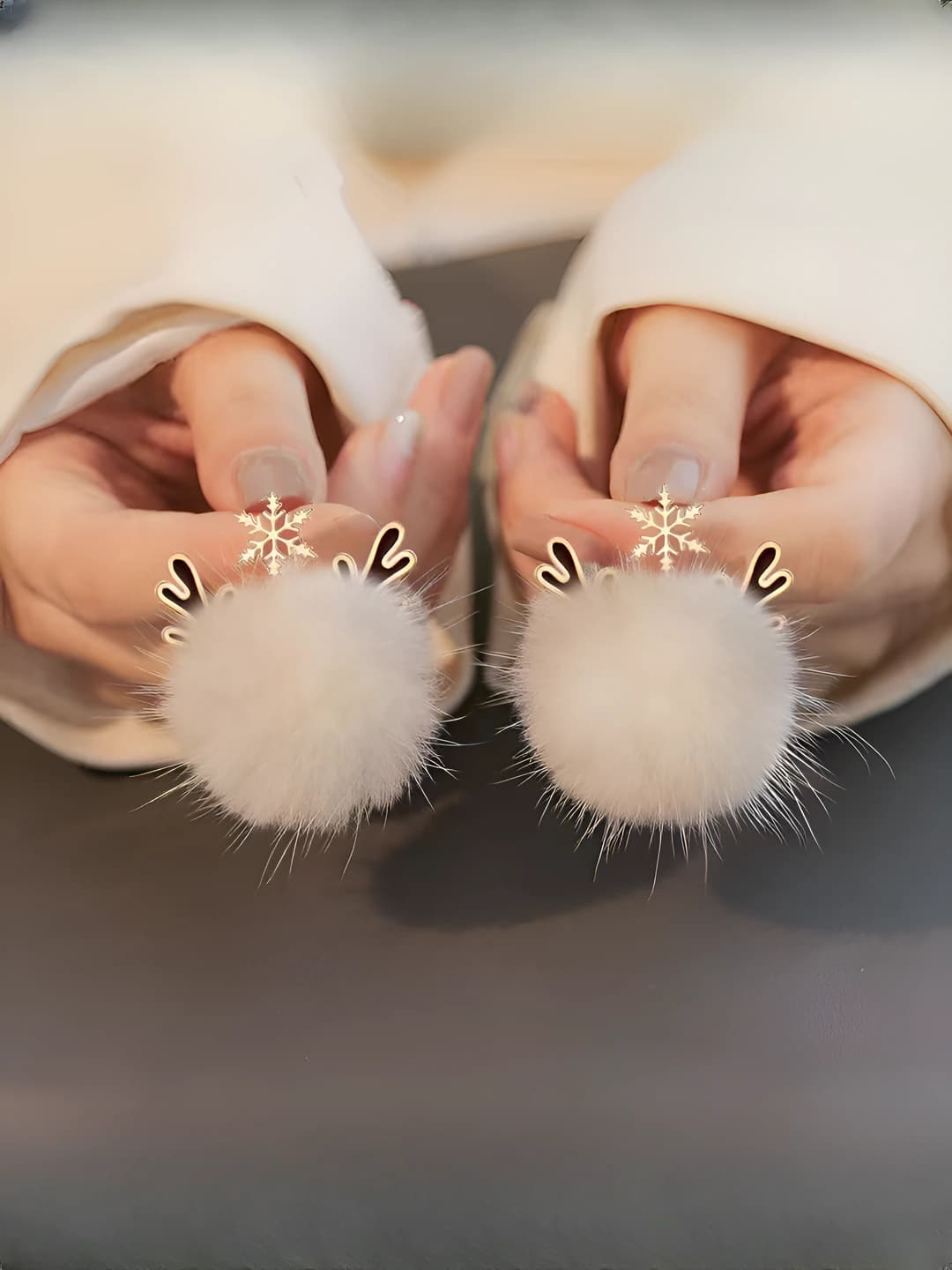 Short - Deer pom-pom stud earrings
