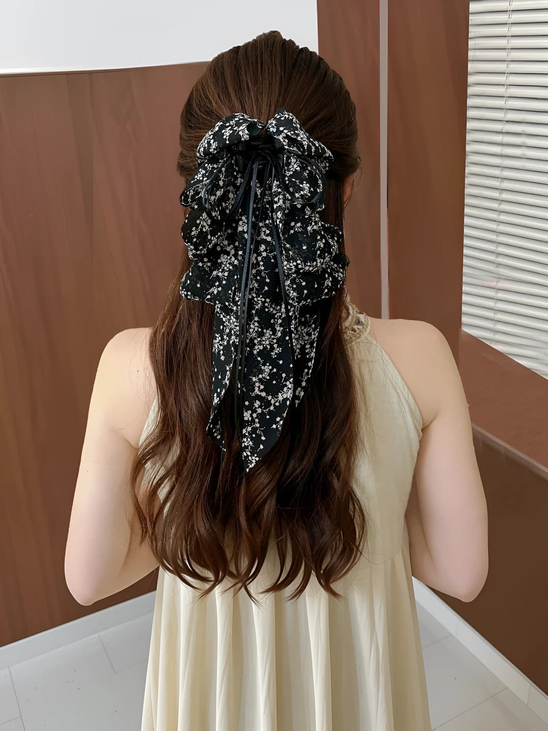 Black-white floral - bow 18.5 cm, ribbon 20 cm