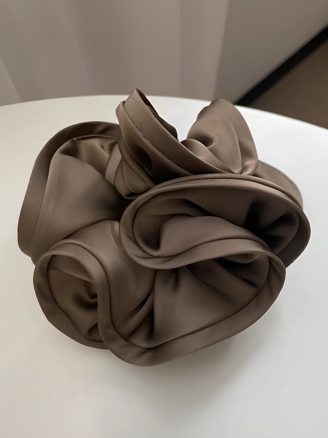 Ruffled hair tie - Light coffee