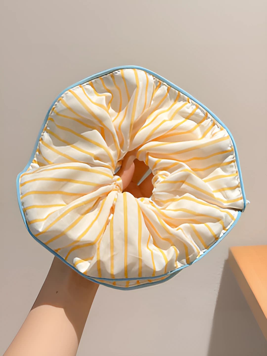 1# Жёлтый полосатый большая резинка ~16 см