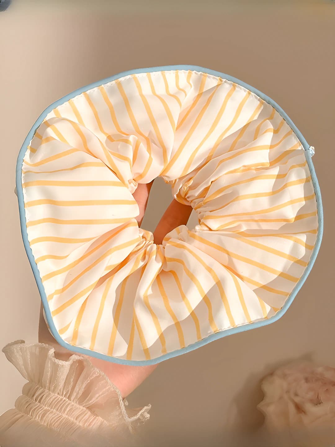 Yellow striped double-layer, 17 cm