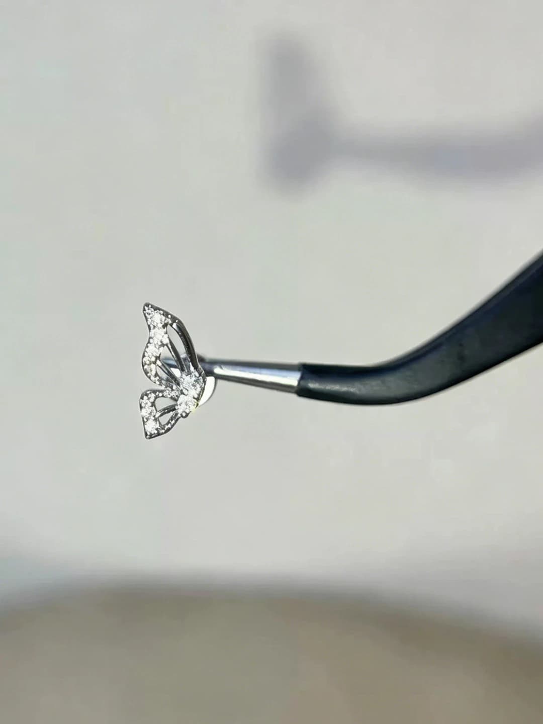 A021501 White gold Left 0.8*6mm