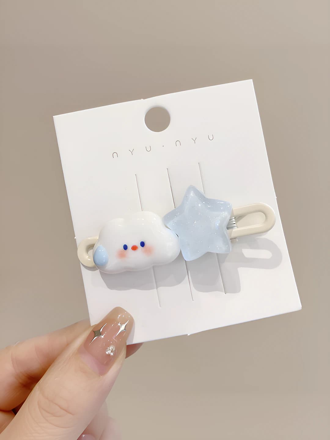 White cloud star clip 6 cm