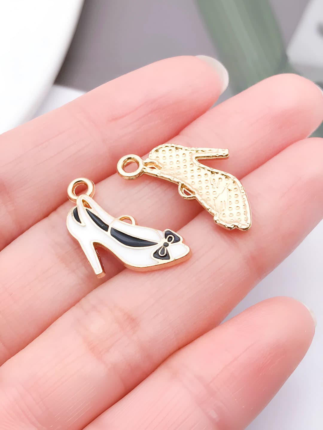 Oq Chanel uslubidagi tasma, 17x13mm