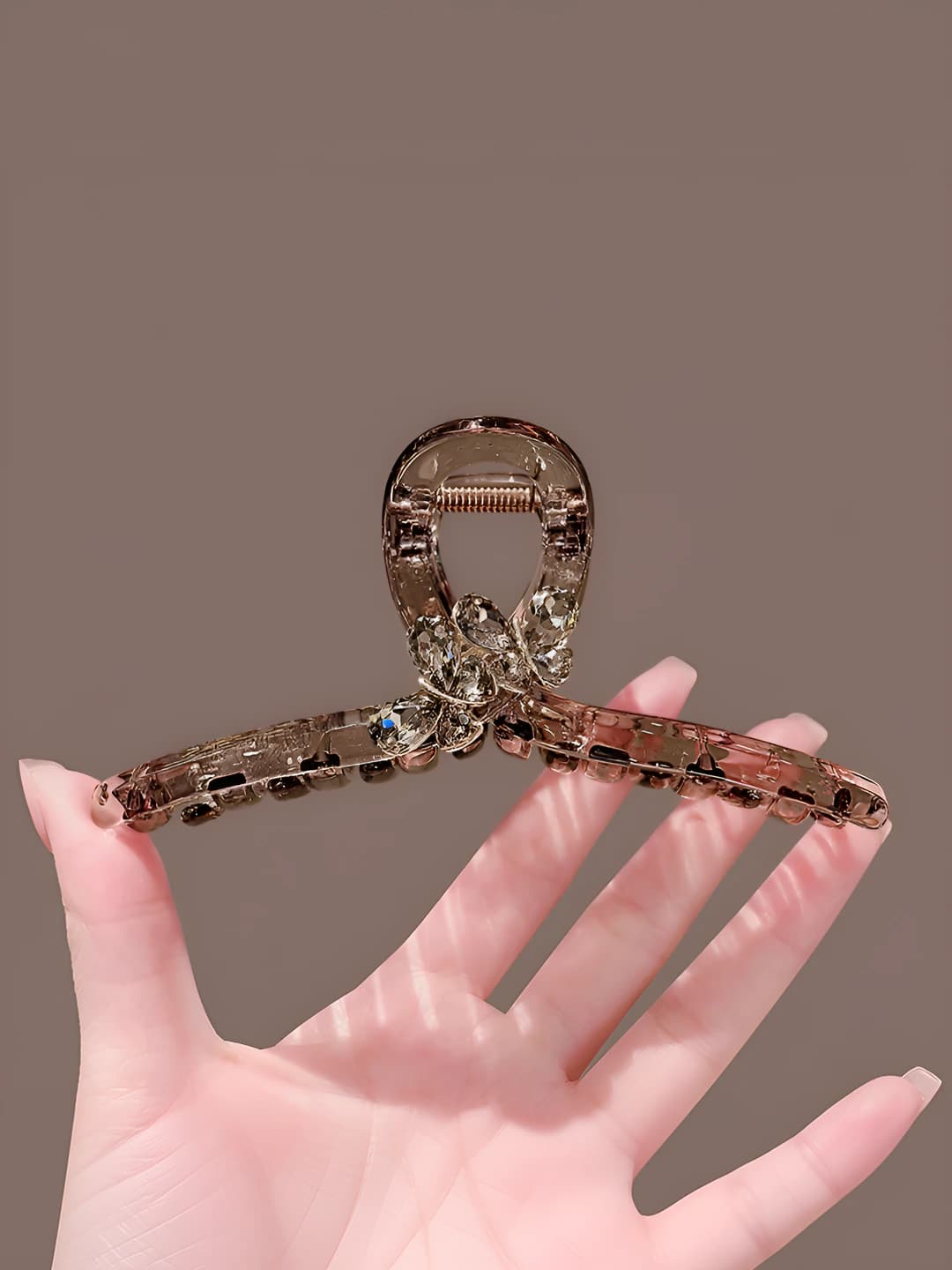 Zircon claw clip