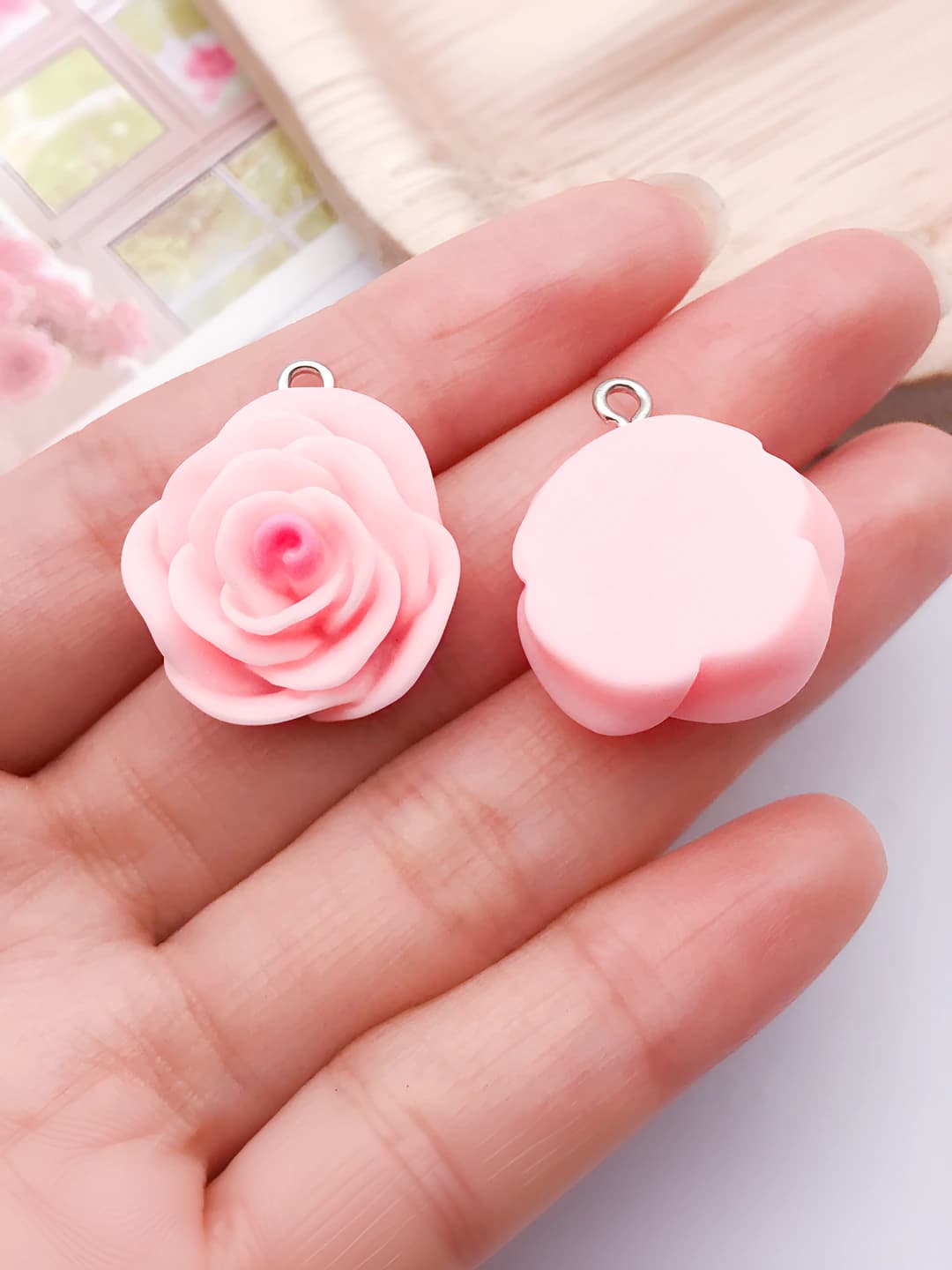 1 pink resin rose 25x21x11mm-2.15g