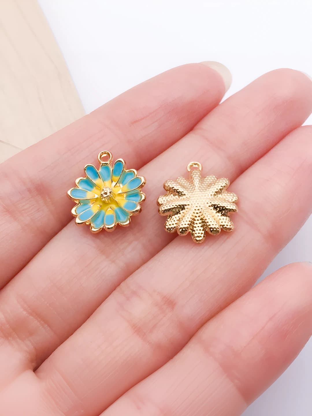1 шт Синий-жёлтый эмалевый ромашка 15x13mm-0.9g-19606