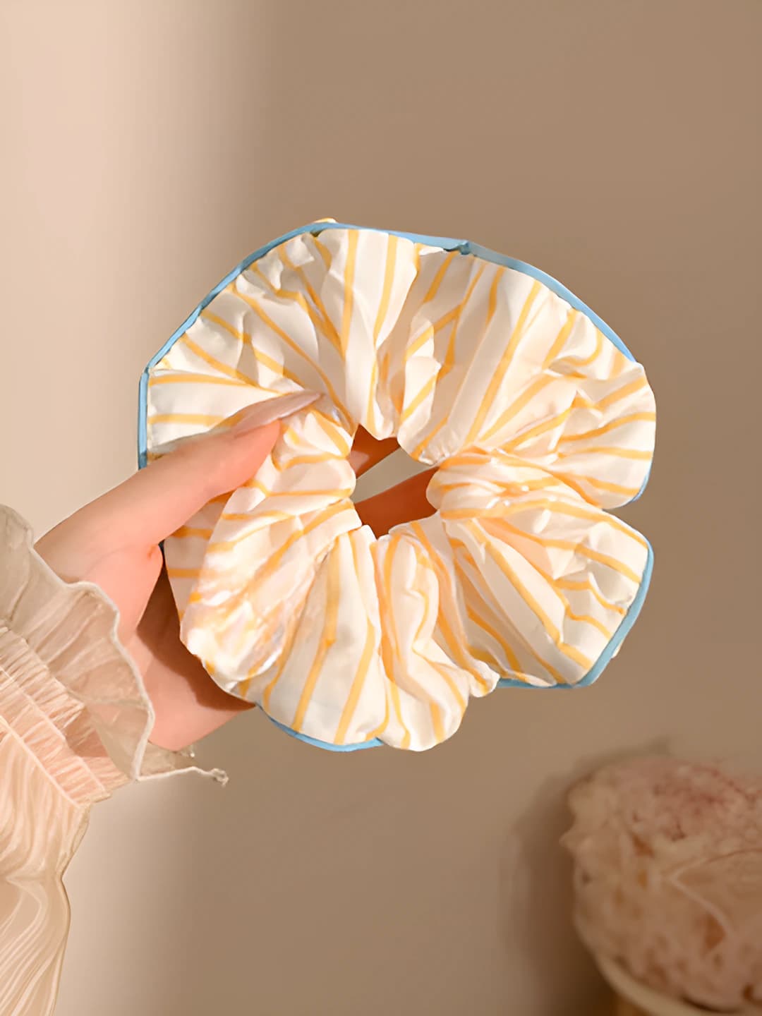 1# Yellow striped large scrunchie ~16 cm