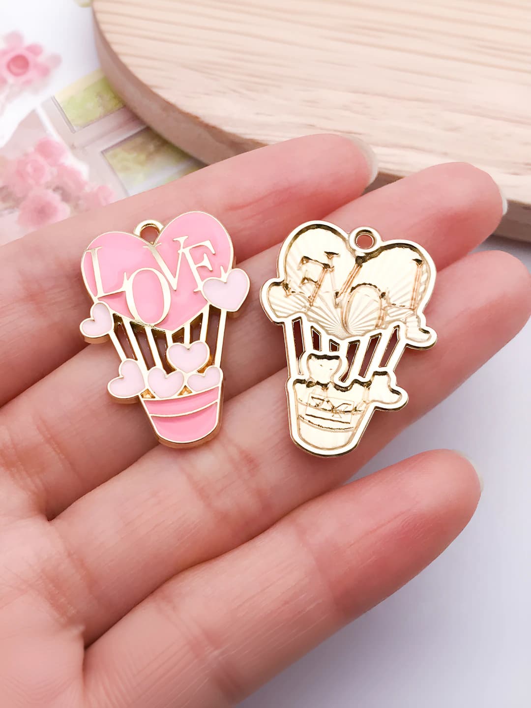 Pink LOVE Heart Balloon 30x21mm-2.5g