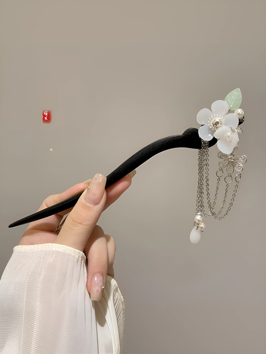 White jade, flowers, tassel