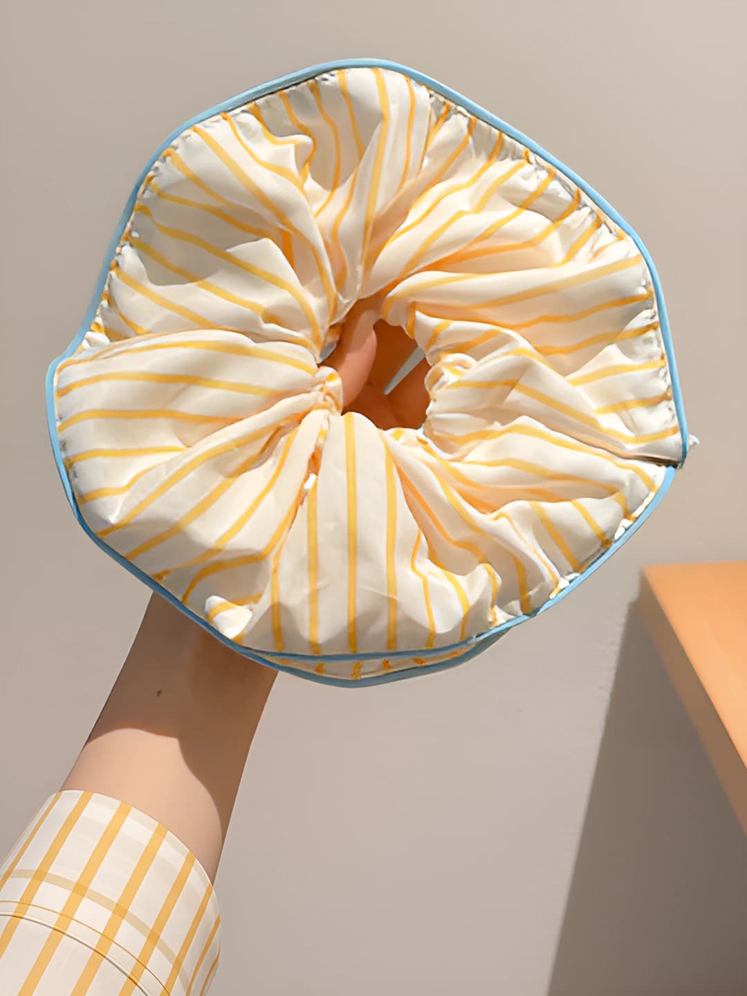 1# Yellow striped large scrunchie ~16 cm