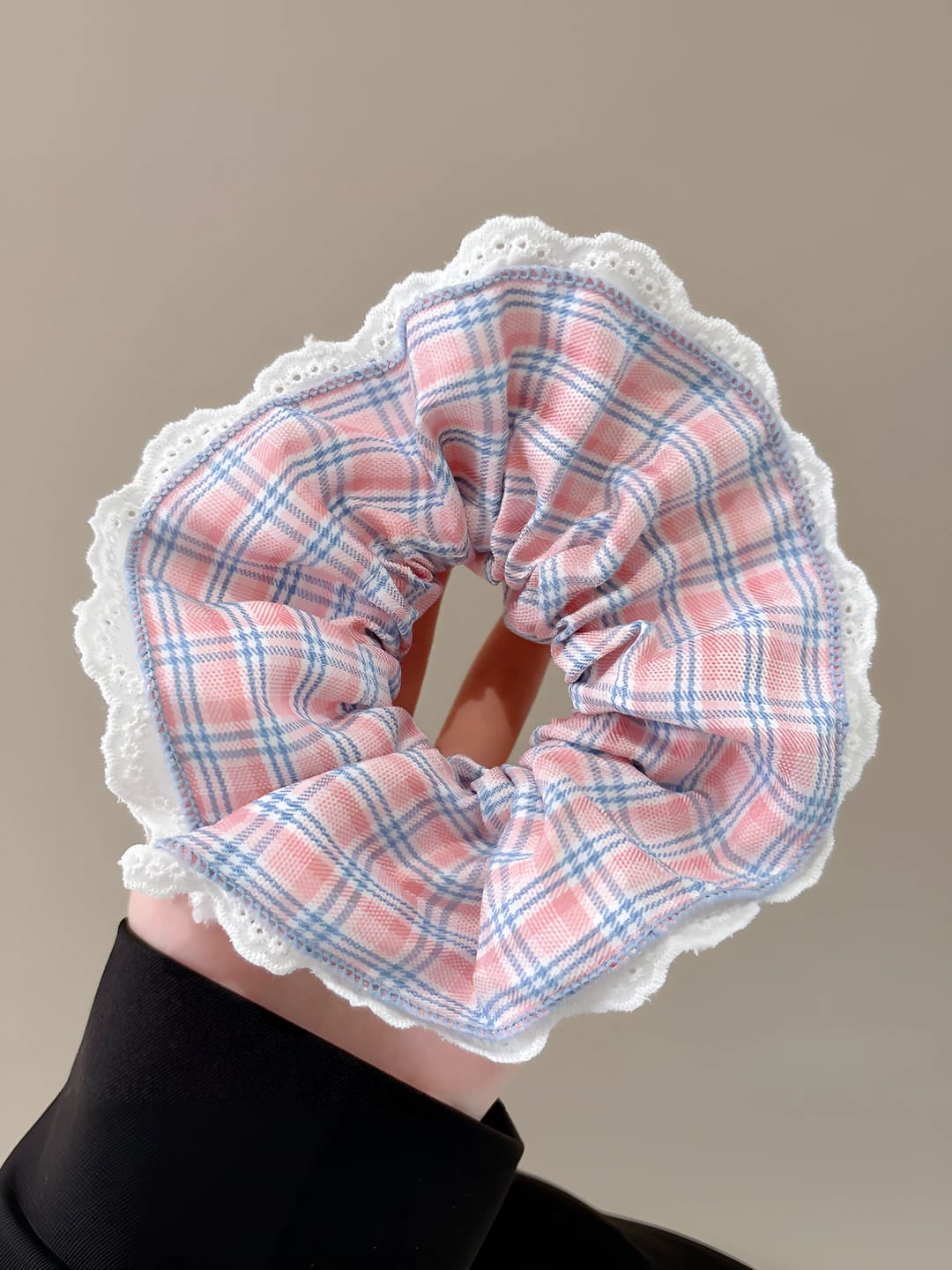 3# Розовый мелкий горошек, белый кружево, ~17 см