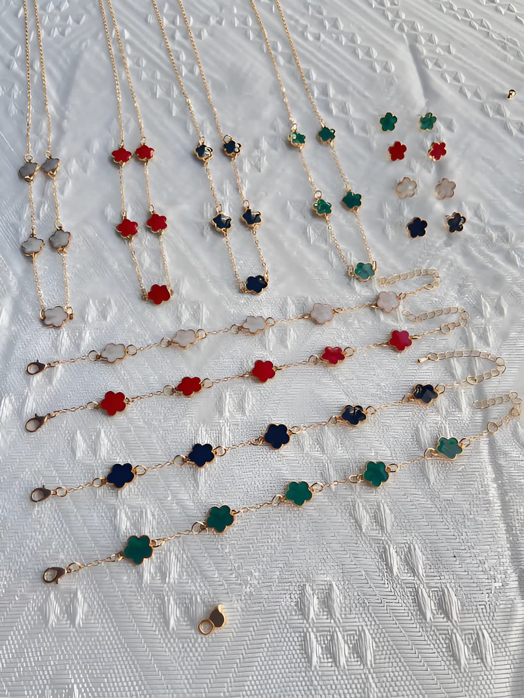 Women's bracelet set with lucky clover