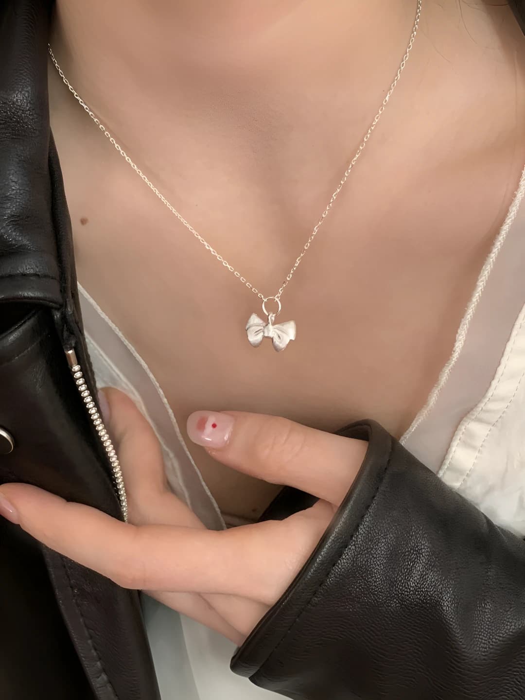 Women's pendant necklace with bow design, non-fading, simple and unique style, 41-50 cm