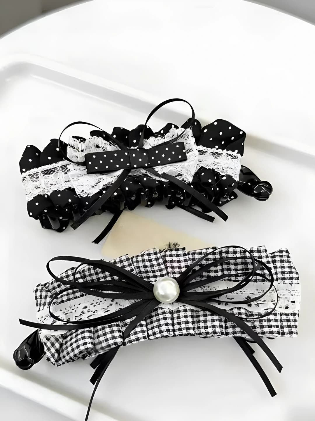 Women's banana hair clip with lace, polka dots and bow