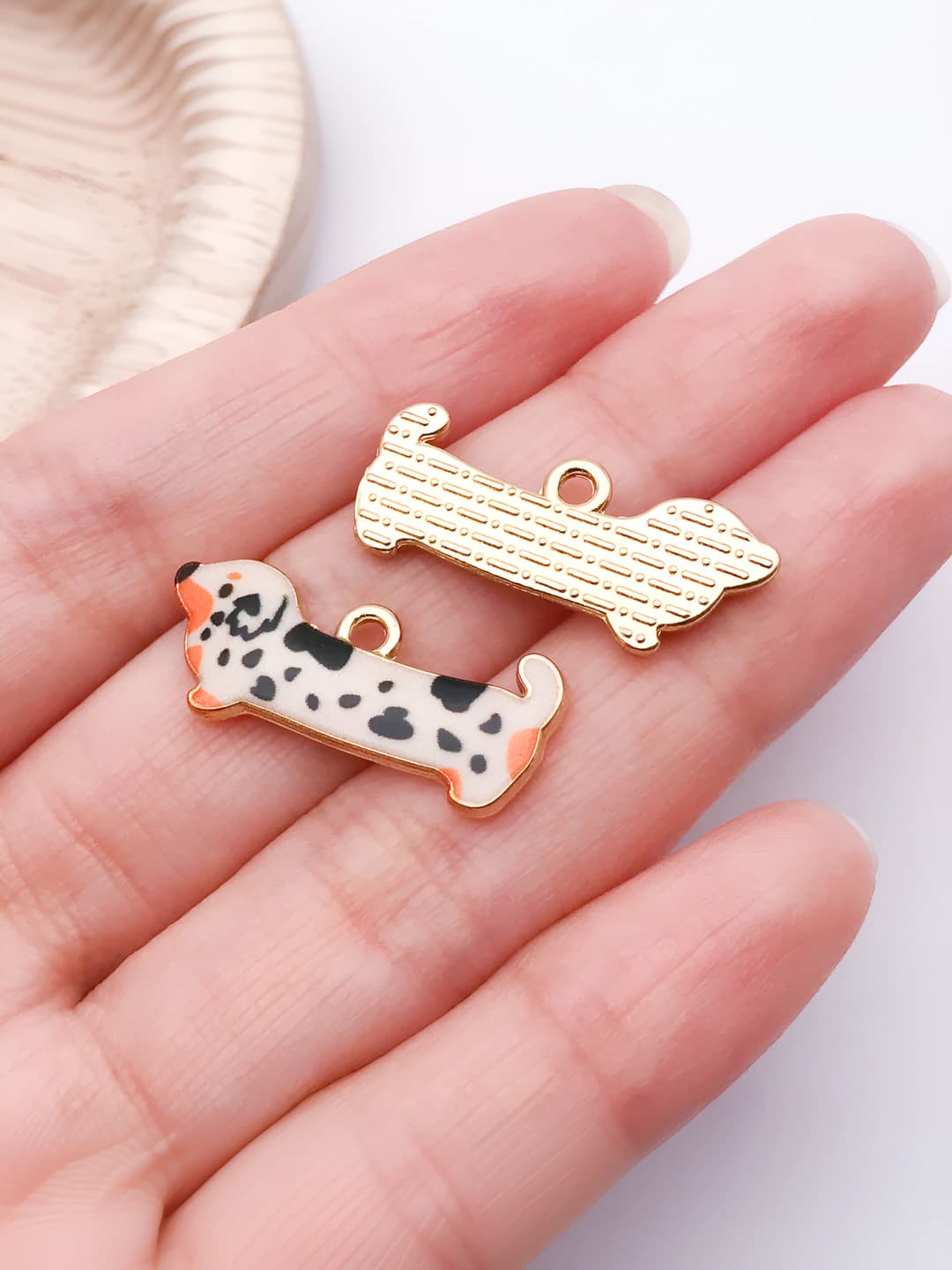 O'rik yuruvchi dachund, 10x25.5mm, 1.4g