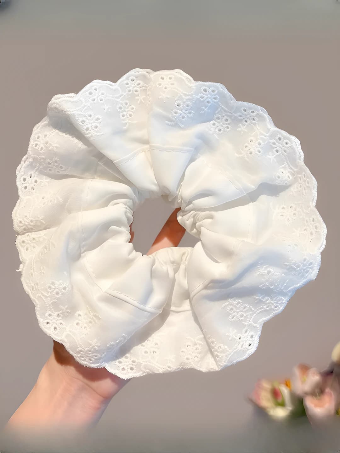 White lace, 4 layers
