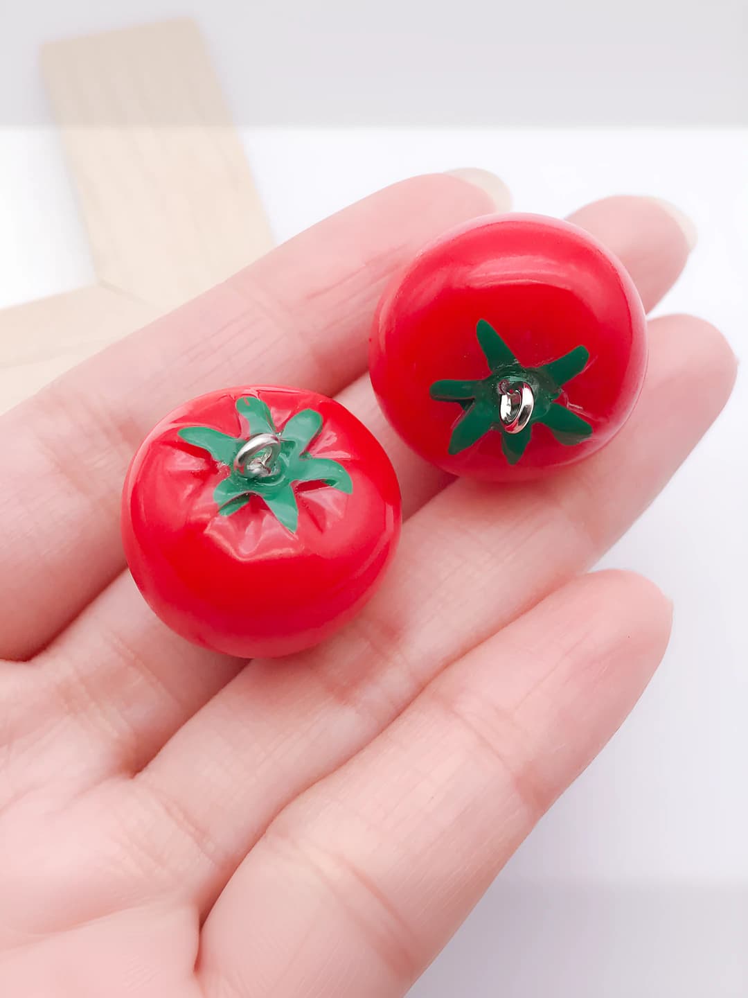 Розовое 3D помидор 23x21x22mm