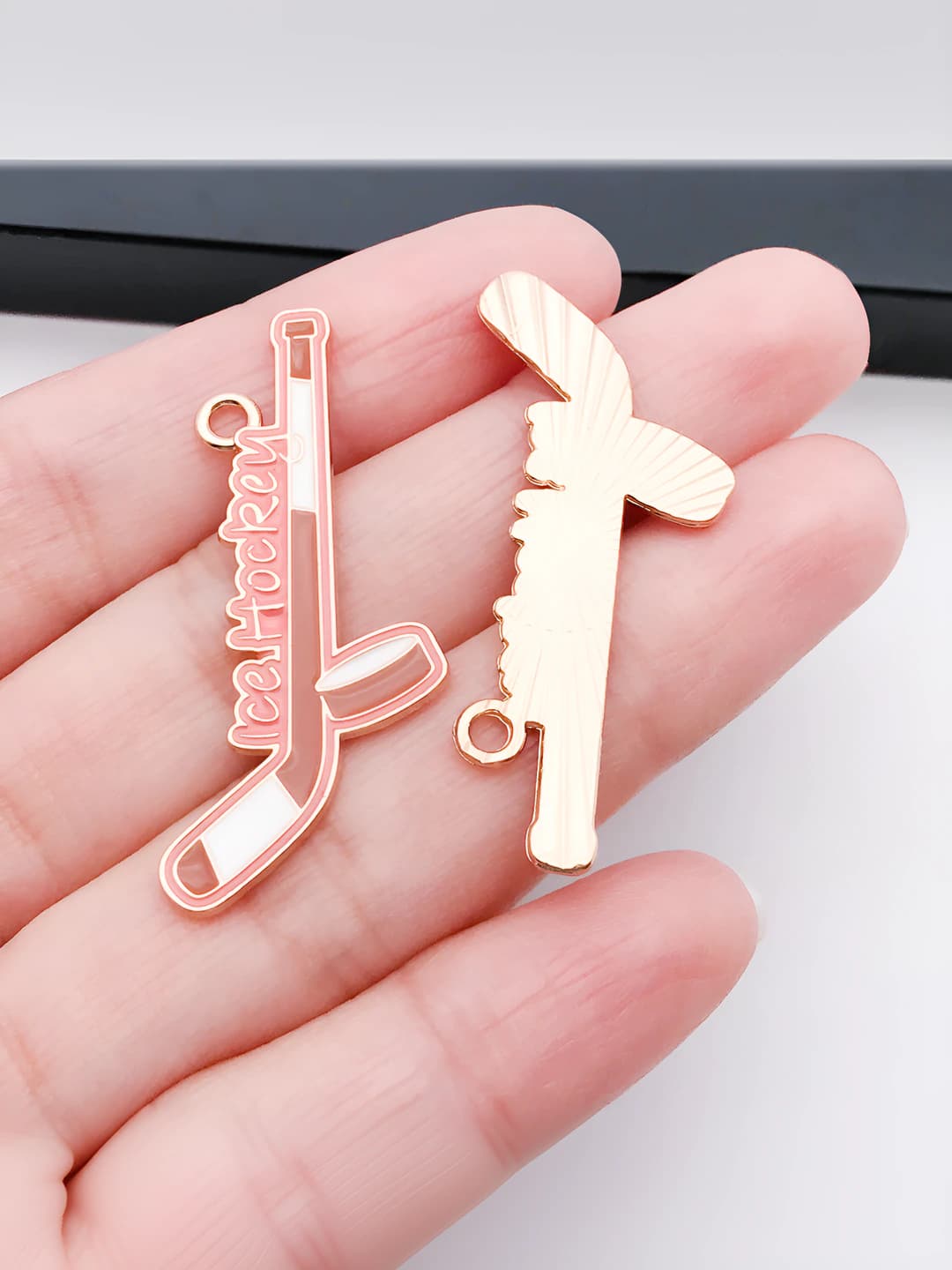 1 dona Pushti-jigarrang xokkey 18x40mm-1.5g